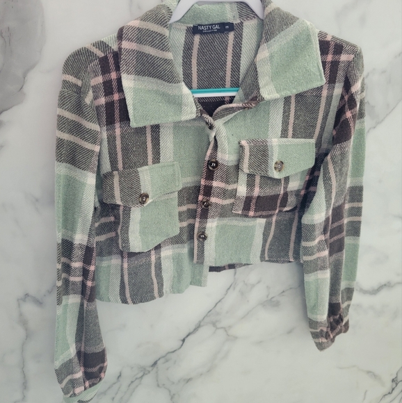 Brushed Check Pocket Detail Cropped Shacket (Size M) - Picture 5 of 6